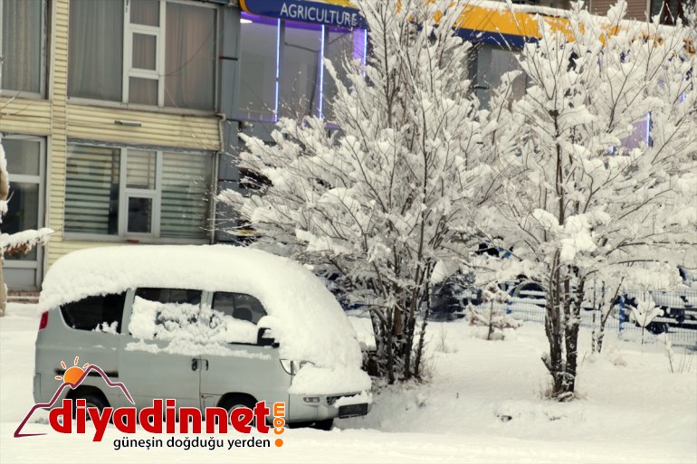 Ağrı da etkili olan kar yağışı hayatı olumsuz etkiliyor7