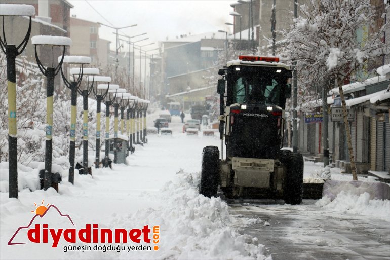 Ağrı da etkili olan kar yağışı hayatı olumsuz etkiliyor9