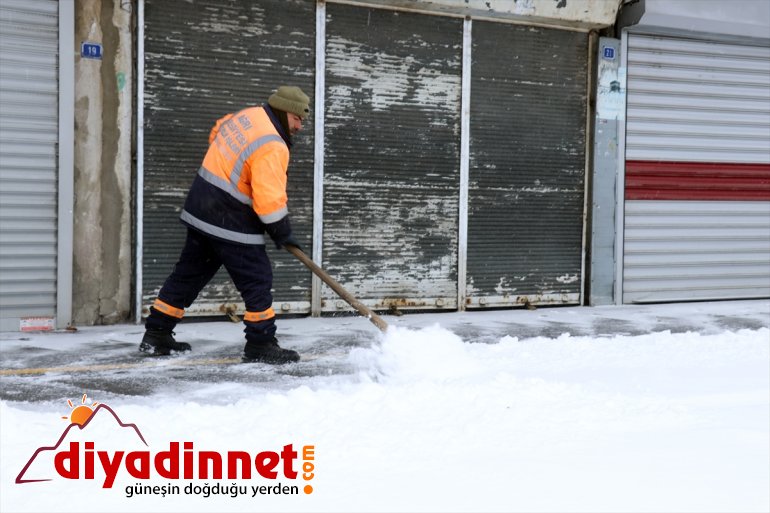 Ağrı da köy yolu ulaşıma kapandı4