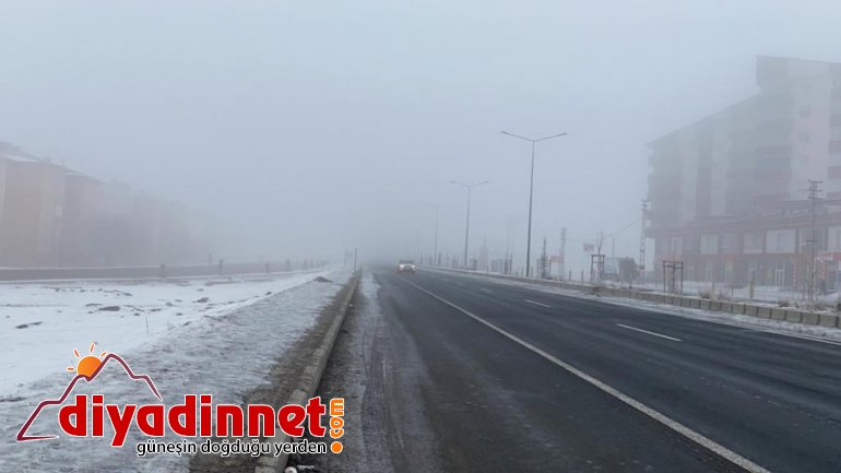 Ağrı da sis nedeniyle göz gözü görmedi2