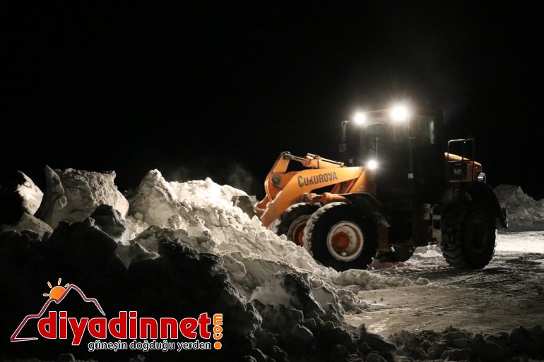 - gece mücadele coğrafyasında karla sürüyor Doğu