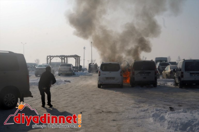 yangın otoparkındaki söndürüldü çıkan AĞRI Hastanenin hafif - ticari araçta 2