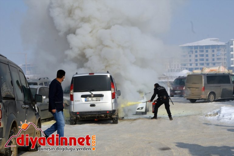 AĞRI araçta Hastanenin otoparkındaki hafif yangın - ticari çıkan söndürüldü 4