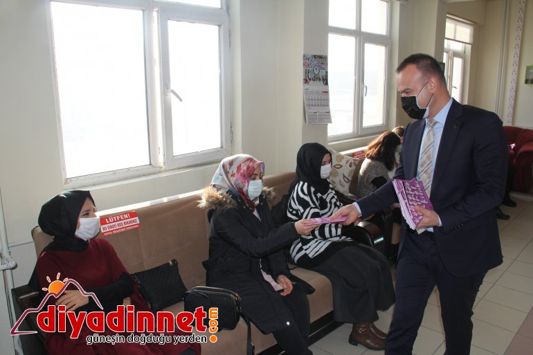 Ağrı Milli Eğitim Müdürü Tekin öğretmenlere el kitabı dağıttı4
