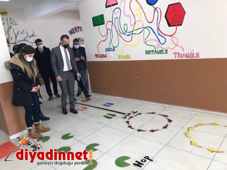 Ağrı Milli Eğitim Müdürü Tekin Patnos ilçesindeki dil sokaklarının açılışlarını gerçekleştirdi2