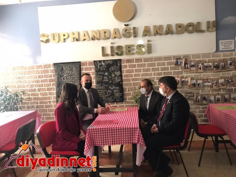 Ağrı Milli Eğitim Müdürü Tekin Patnos ilçesindeki dil sokaklarının açılışlarını gerçekleştirdi6