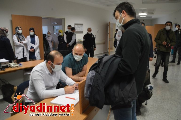 Ağrı sağlık personeline CoronaVac aşısının ilk dozu uygulanıyor1