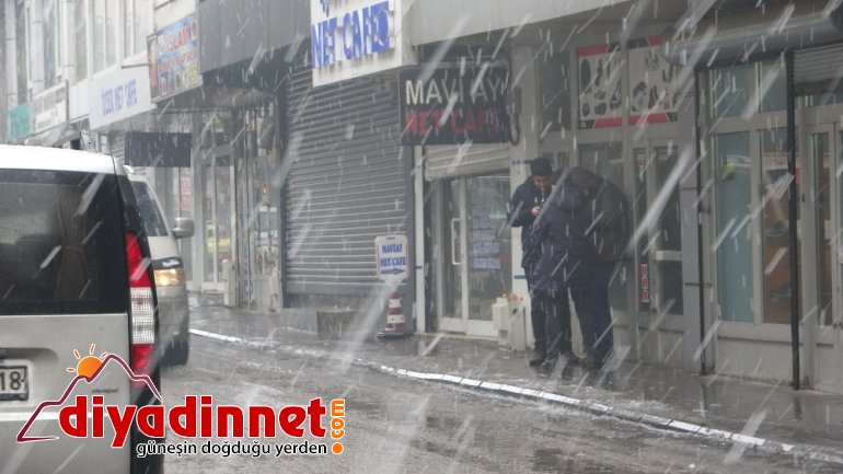 Dondurucu soğuklar yerini kar yağışına bıraktı4