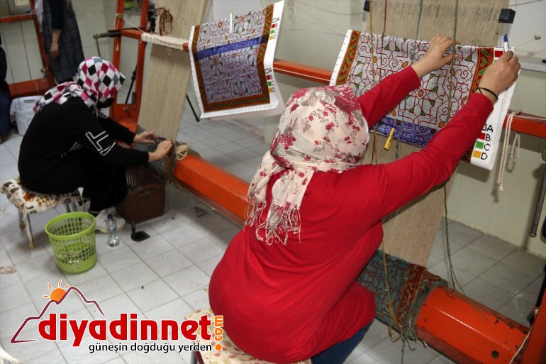 Ağrı Dağı'nın eteğinde dokunan halılar Japon evlerini süslüyor