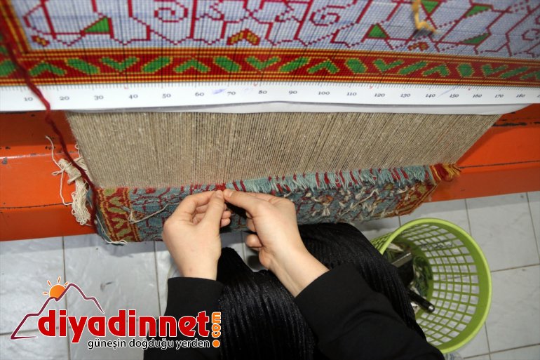 Japon halılar dokunan Ağrı evlerini - Dağı