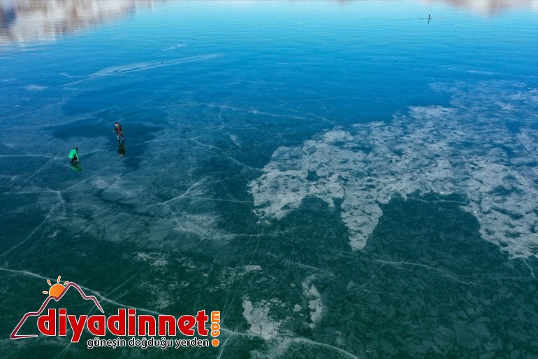 - Gölü ziyaretçilerini Yüzeyi buz tutan Balık IĞDIR cezbediyor 14