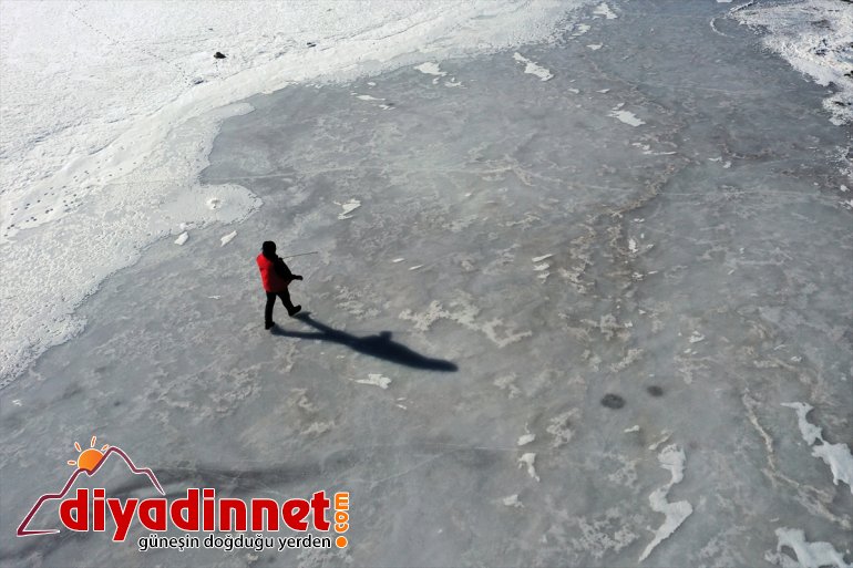 IĞDIR Yüzeyi - tutan Gölü Balık buz ziyaretçilerini cezbediyor 4