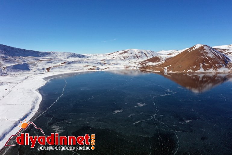 ziyaretçilerini IĞDIR Balık buz tutan cezbediyor - Gölü Yüzeyi 7