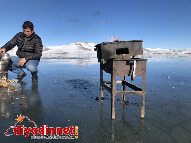 yaptılar - Yüzeyi keyfi buz mangal Balık tutan IĞDIR Gölü