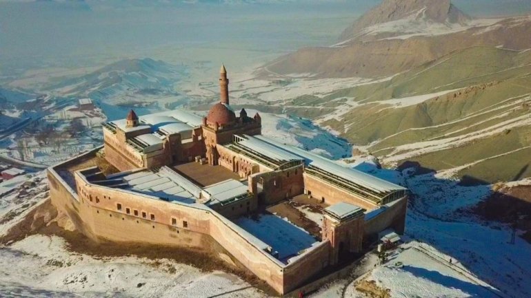 İshak Paşa Sarayı2