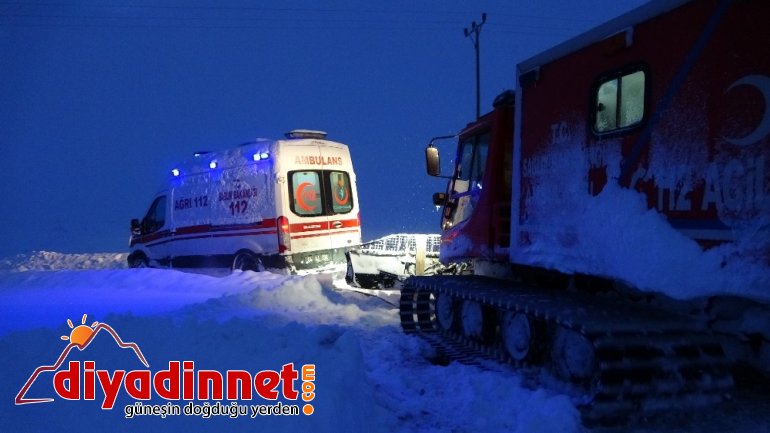 Köyde mahsur kalan hasta kadın paletli ambulansla kurtarıldı4