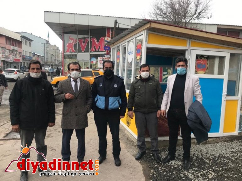 Patnos Şoförler Odası Başkanlığı taksicilerin çalışma koşullarını iyileştirmek için ilçede olmayan taksi duraklarını yaptı2