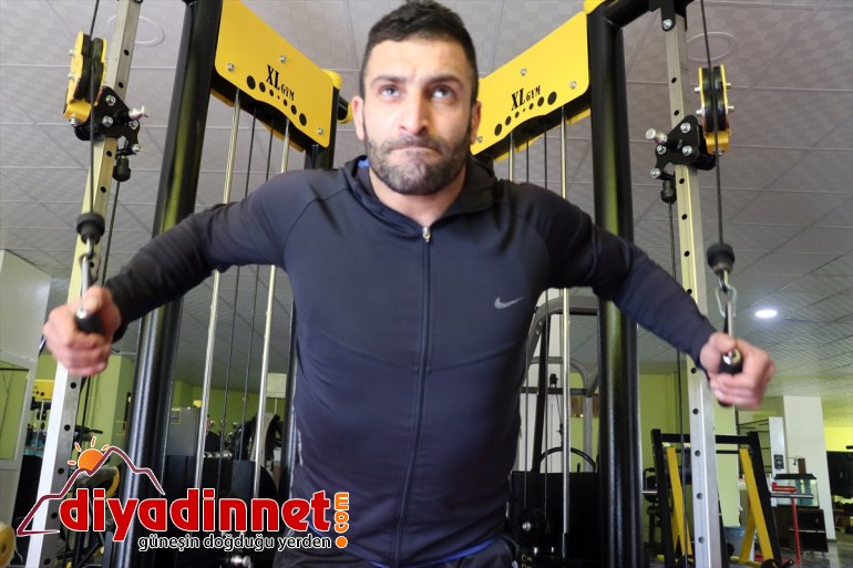 Vücut kendisi kuruyor geliştirme yetiştirmenin Ömer şampiyonlar Çeçen, gibi engelli hayalini sporcusu 14