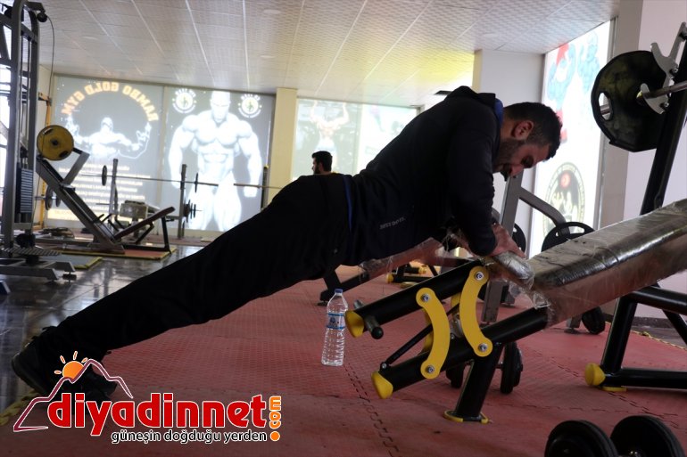 şampiyonlar geliştirme kuruyor kendisi Ömer sporcusu hayalini yetiştirmenin Vücut engelli Çeçen, gibi 3