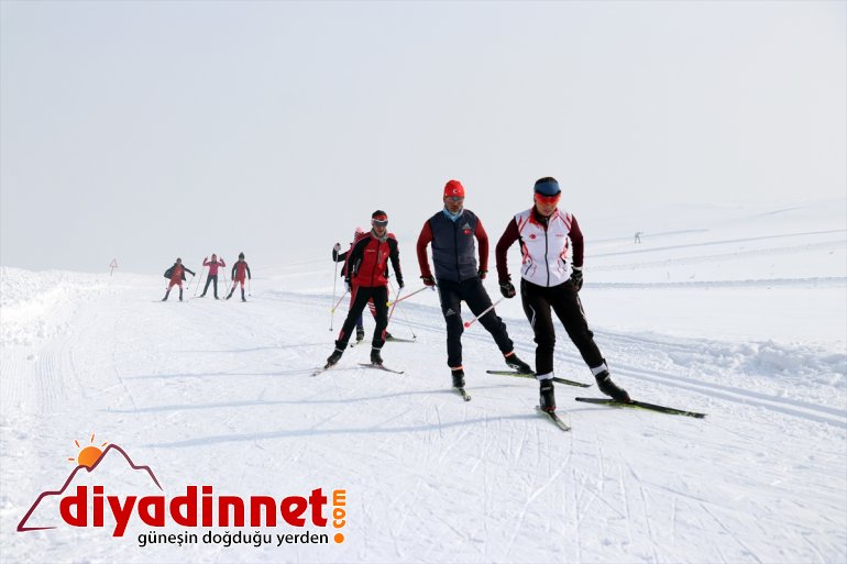 Ağrılı kayaklı koşucular, karlı dağlarda şampiyonalara hazırlanıyor