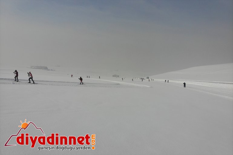 hazırlanıyor koşucular, kayaklı AĞRI - şampiyonalara karlı dağlarda Ağrılı 10