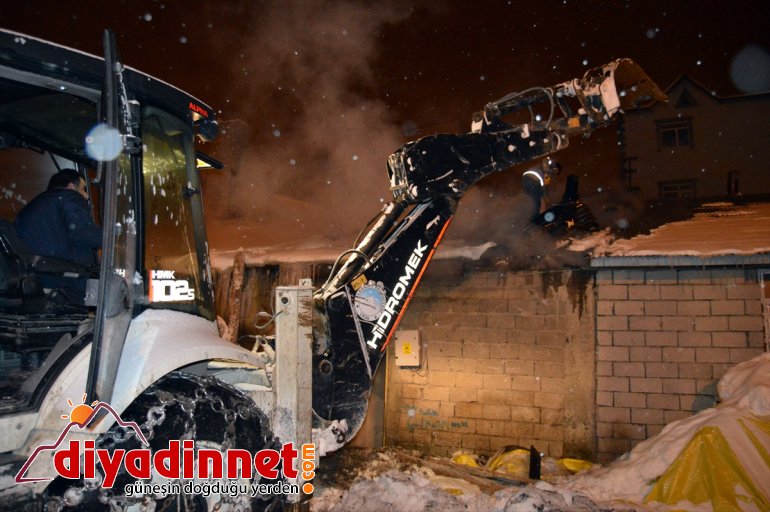 söndürüldü AĞRI iş bulunduğu - Çıkan sıçramadan yerine tüplerin yangın, 5