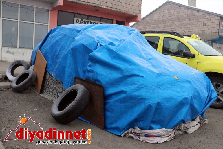 Ağrı da dere ve nehirler dondu bina çatılarında buz sarkıtları oluştu10