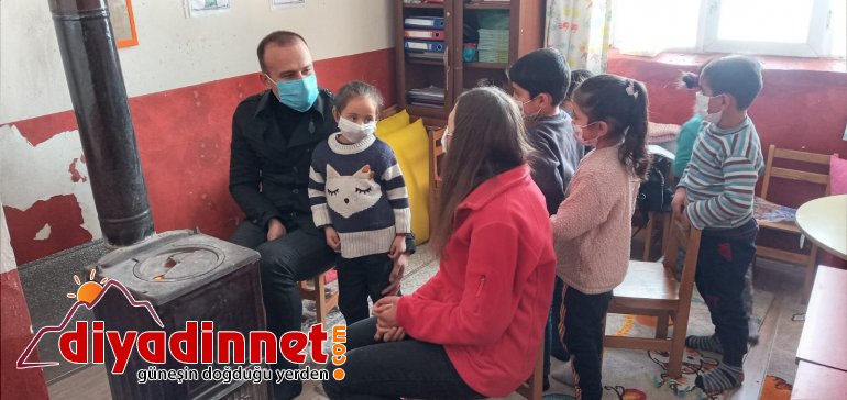 Ağrı Milli Eğitim Müdürü Tekin, köy okullarını ziyaret etti1