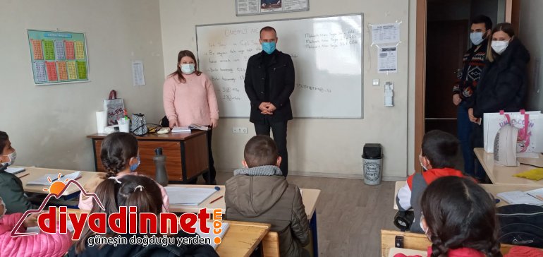 Ağrı Milli Eğitim Müdürü Tekin köy okullarını ziyaret etti5