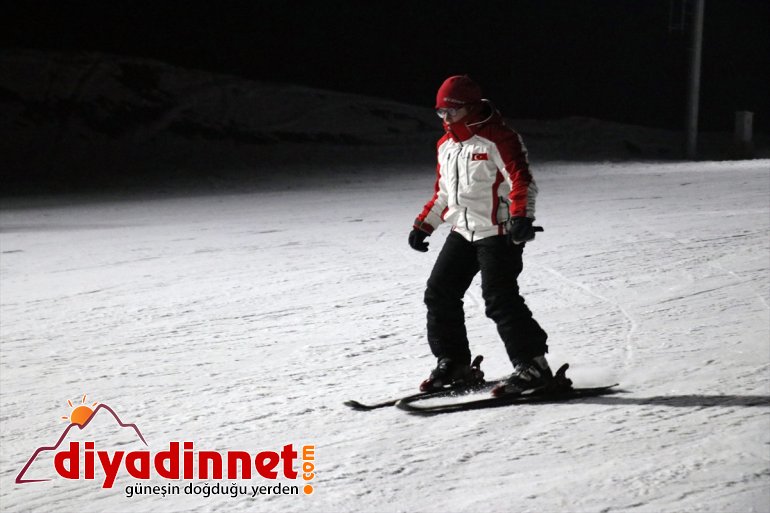 kayak geceleri sunuyor - Merkezi aydınlatılan Pistleri Kayak Küpkıran de keyfi AĞRI 16