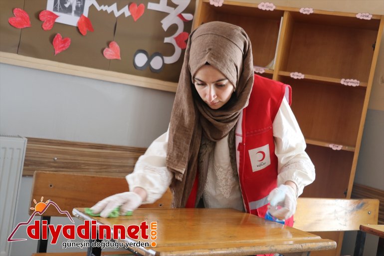 Kızılay masalarını okulundaki öğrenci - Türk donattı AĞRI hediyelerle gönüllüleri köy 15