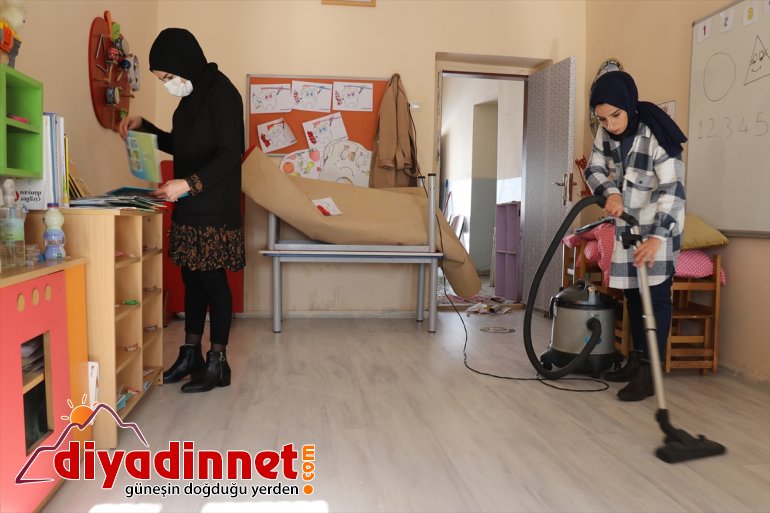 köy - donattı hediyelerle AĞRI okulundaki Türk gönüllüleri Kızılay masalarını öğrenci 3