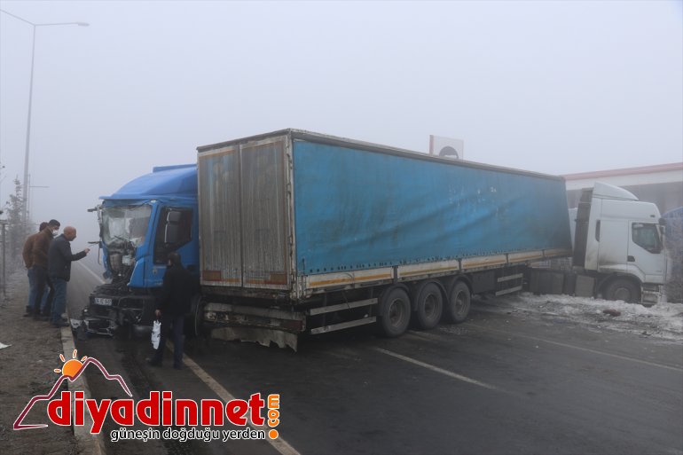 3 ikisi kazasında yaralandı kişi aracın tır karıştığı bir Ağrı