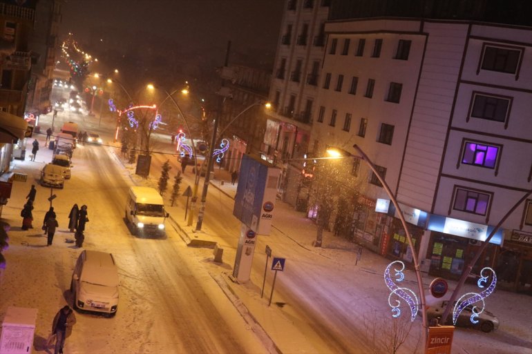 Ağrıda kar yağışı etkili oluyor1