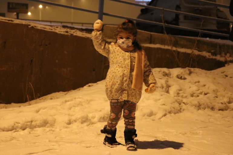 Ağrıda kar yağışı etkili oluyor3