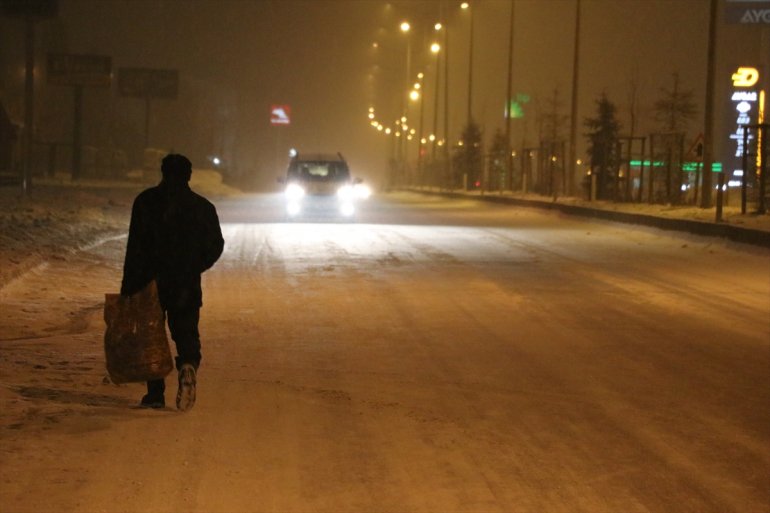 Ağrıda kar yağışı etkili oluyor5