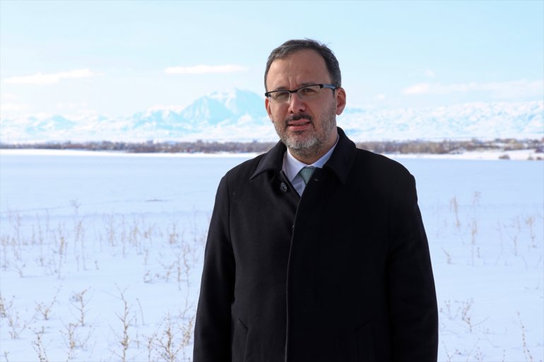 Bakan Kasapoğlu Ağrı Dağı nda sporcularla bir araya geldi2