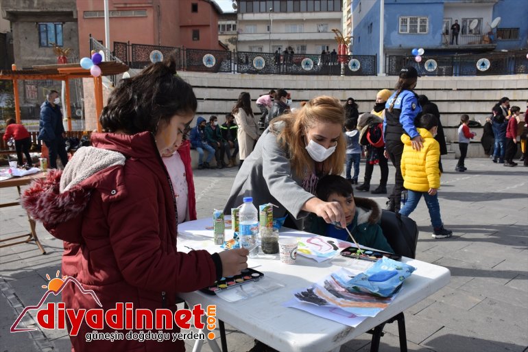 Hakkarili çocuklar Sanat buluştu Atölyesi