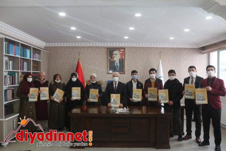 Müftü Topçu gençleri Geçerken dergisi aboneliğiyle ödüllendirdi
