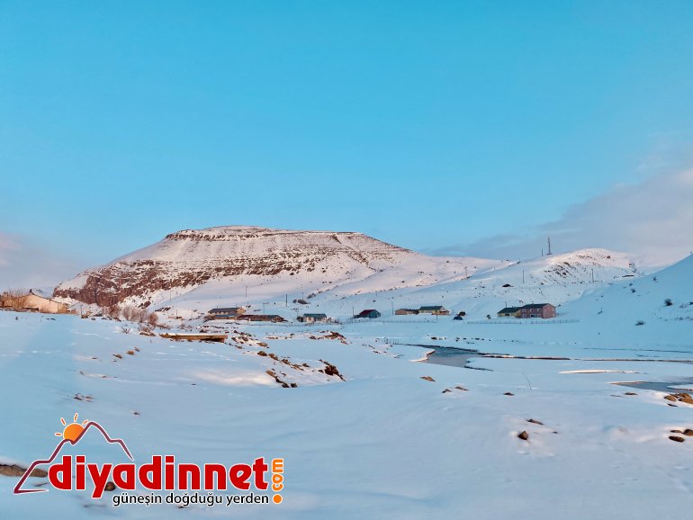 Su altında kalan minarenin gün batımıyla birleşmesi görsel şölen sundu3
