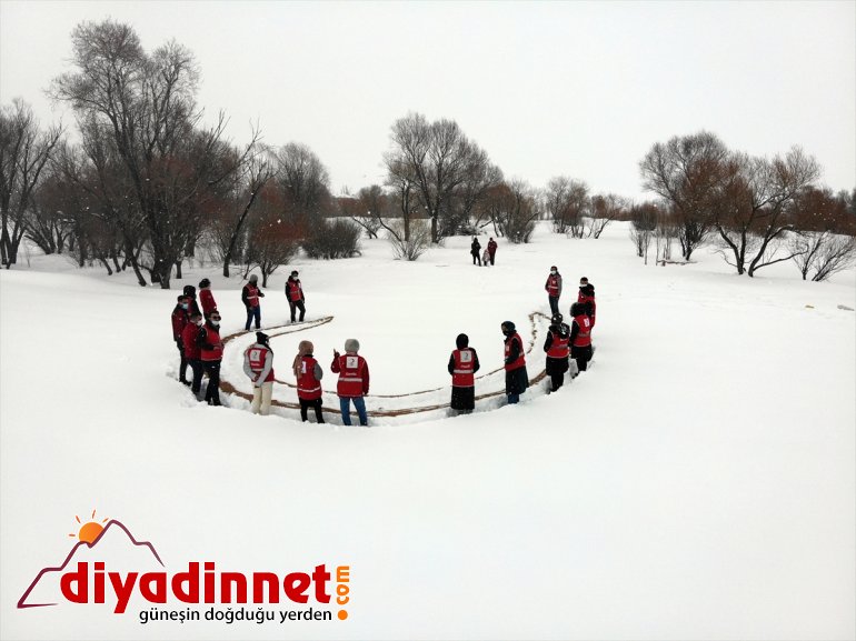 yem Kızılay için bıraktı hayvanları dağlık bölgelere yaban Türk gönüllüleri, 22