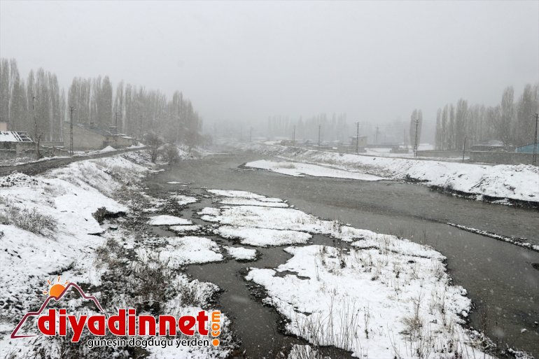 Ağrı da aralıklarla kar yağışı etkili oluyor10