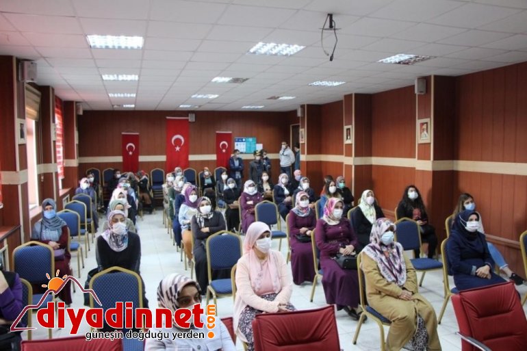 Ağrı da polis ekipleri En İyi Narkotik Polisi Anne projesi kapsamında bin anneyi bilgilendirdi3