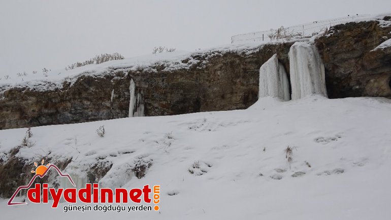 Ağrı da su deposu dondu buz kütleleri oluştu3