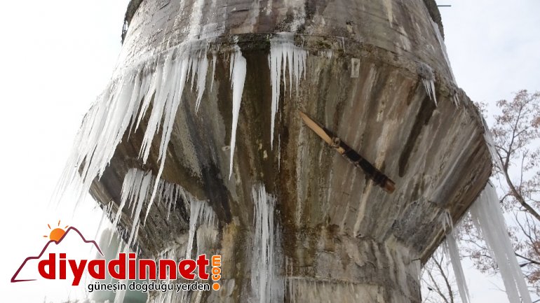 Ağrı da su deposu dondu buz kütleleri oluştu4