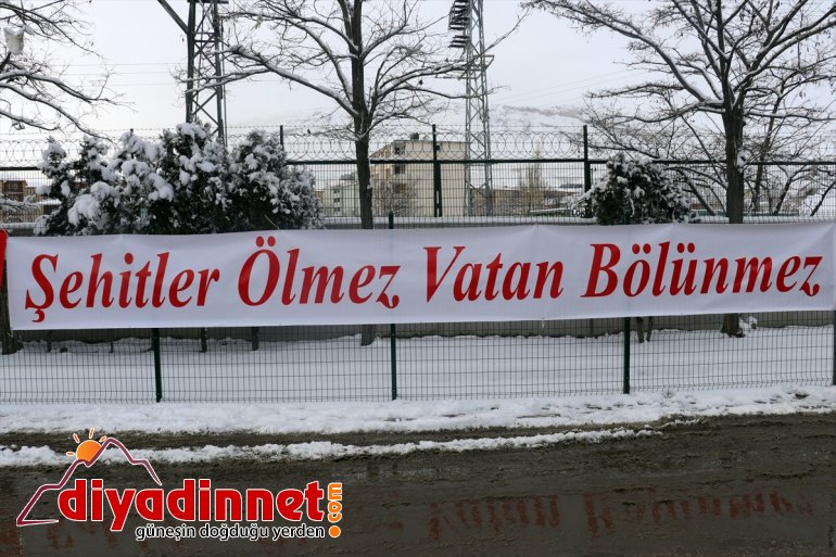 Ağrı da teröristlerin roketli saldırısında şehit düşen gümrük personeli törenle anıldı12