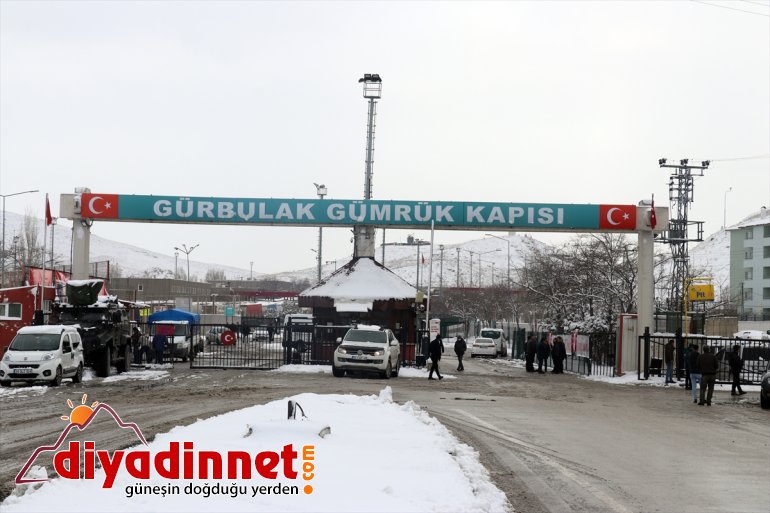 Ağrı da teröristlerin roketli saldırısında şehit düşen gümrük personeli törenle anıldı11