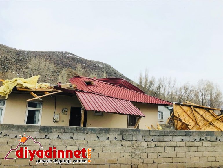 evlerin köydeki AĞRI fırtına uçurdu - Şiddetli çatılarını 2
