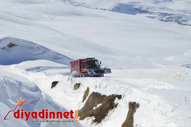 yolu ambulansla kapanan hastaya mezradaki ulaşıldı paletli Ağrı