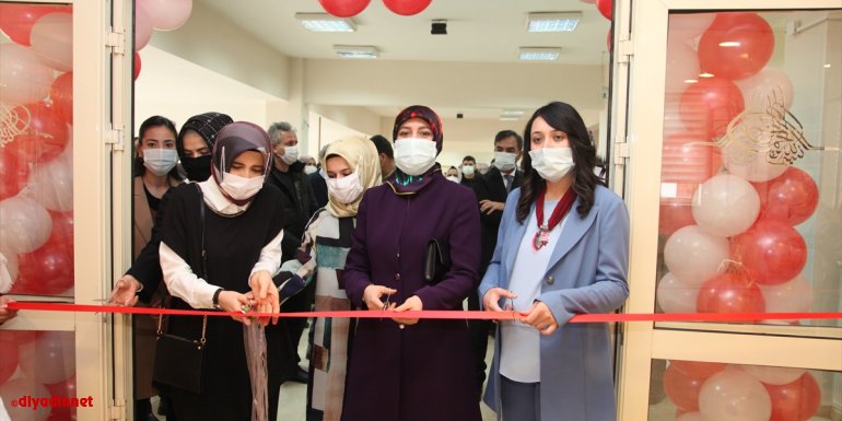 Ahlatlı kadınlar el emeği ürünlerini sergiledi